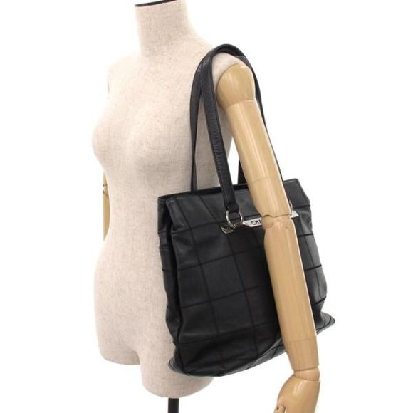 Chanel Caviar Chocolate Bar Tote Black - Picture 8 of 8